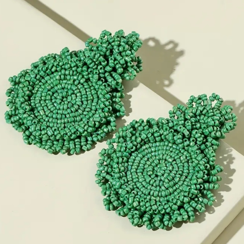 GREEN GLASS BEAD EARRINGS NWT
